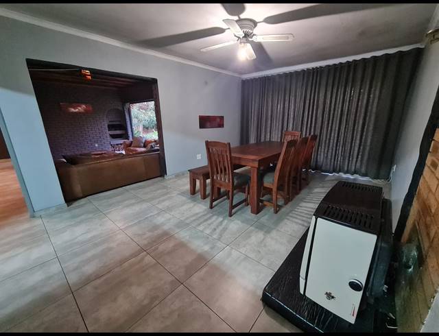 4 BEDROOM HOUSE FOR SALE IN SONNEVELD